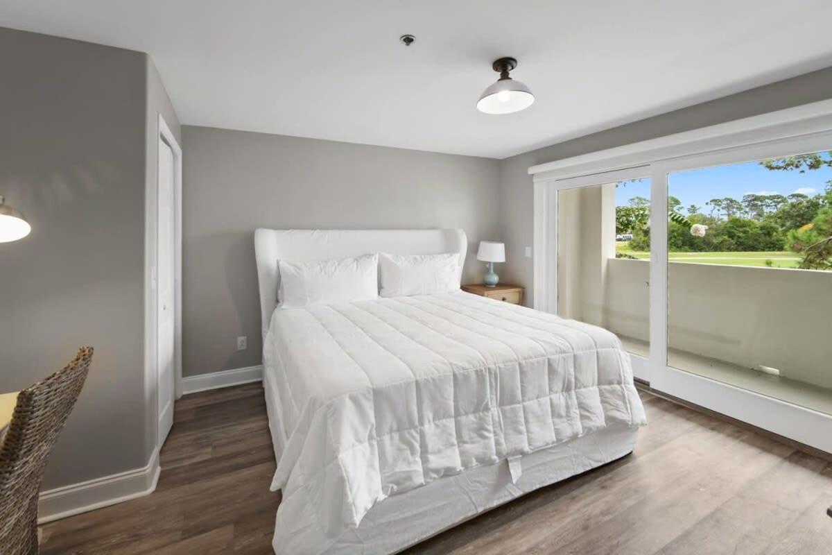 Newly Renovated With Private Balcony! Panama City Beach