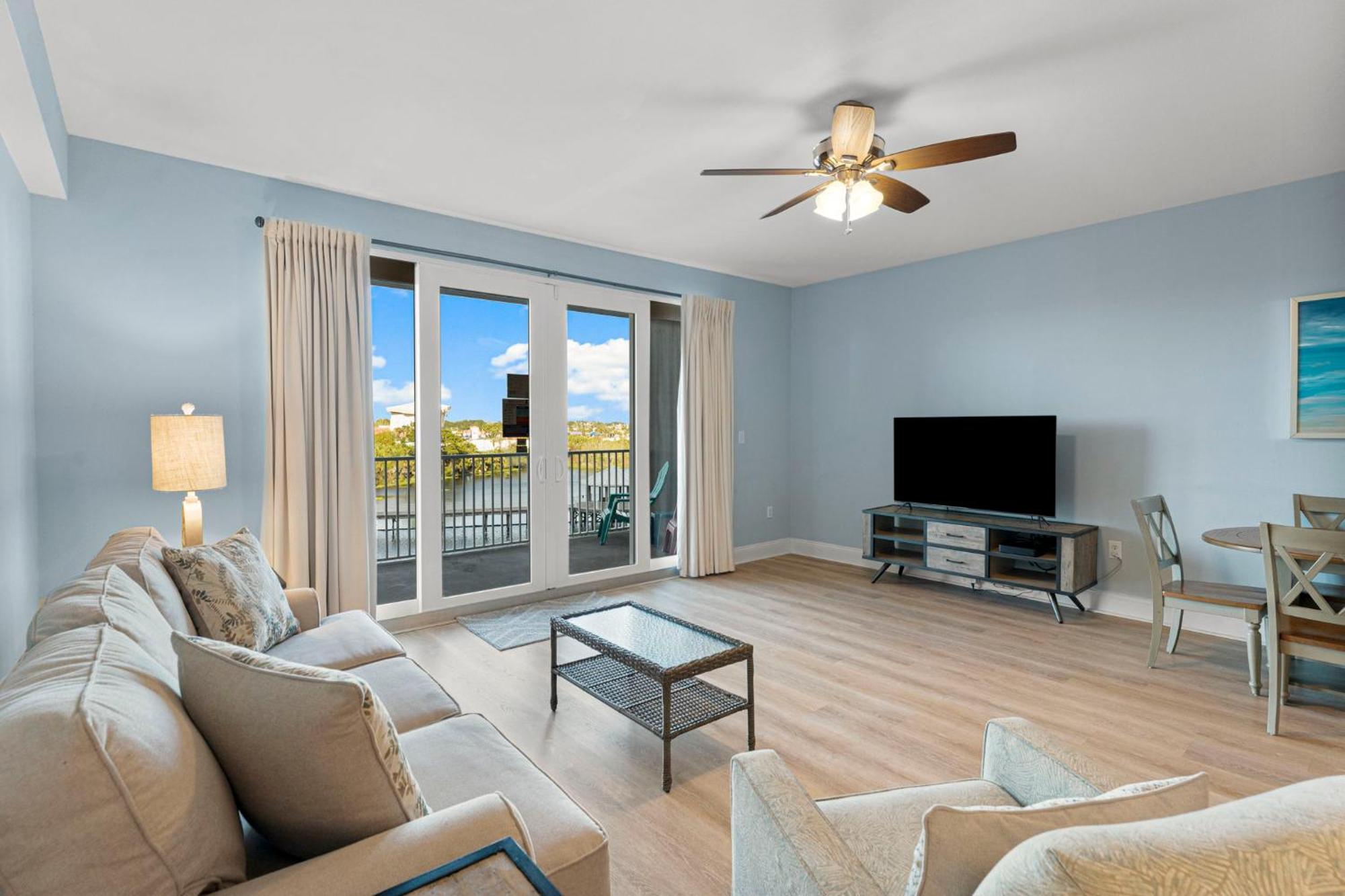 Laketown Wharf #319 By Nautical