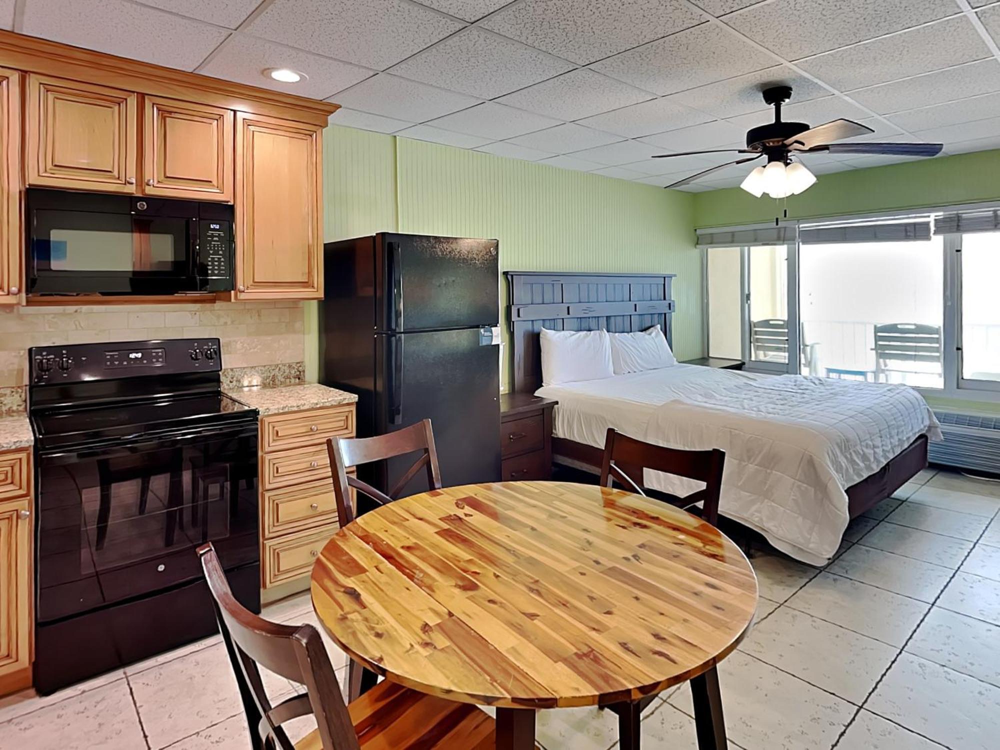 Continental 404 Apartment