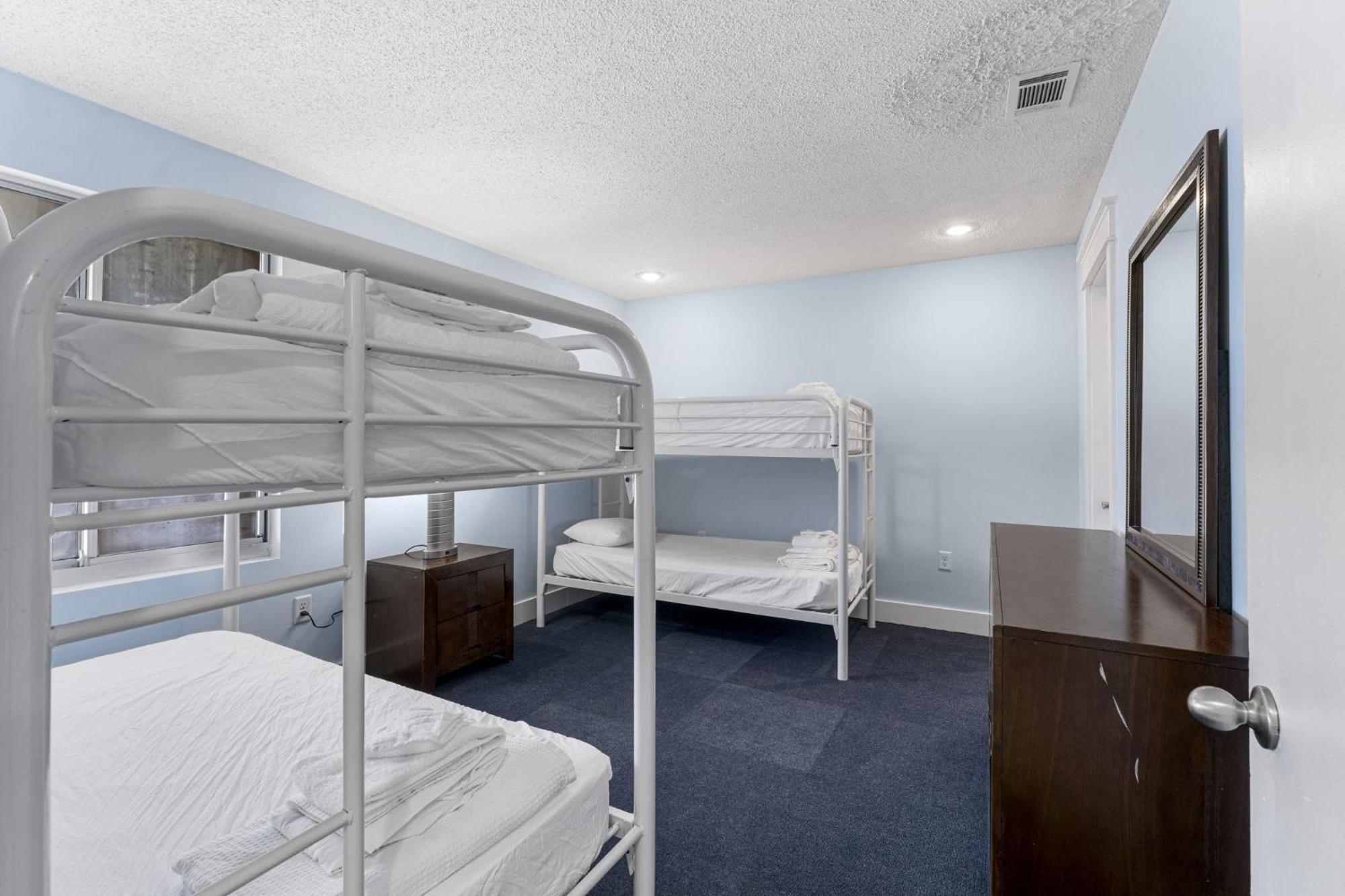Sharkys Retreat 701 Panama City Beach