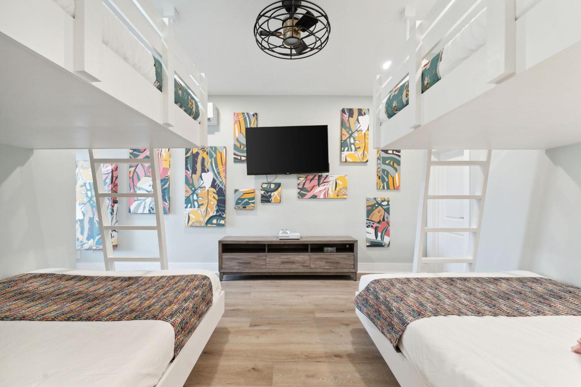 Grand Retreat Ii: 4br, 5ba, Sleeps 15 Private Pool Your Perfect Escape! Holiday home Panama City Beach