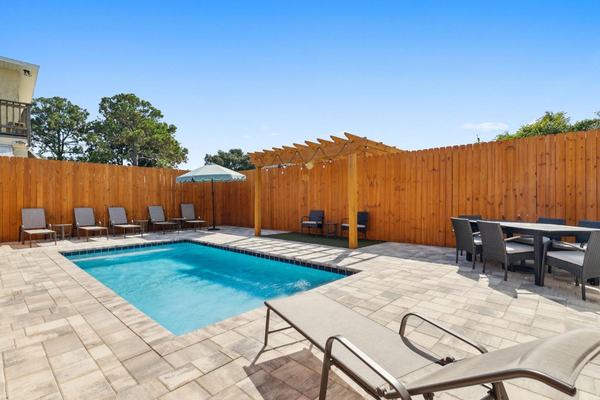 Holiday home Grand Retreat Ii: 4br, 5ba, Sleeps 15 Private Pool Your Perfect Escape!