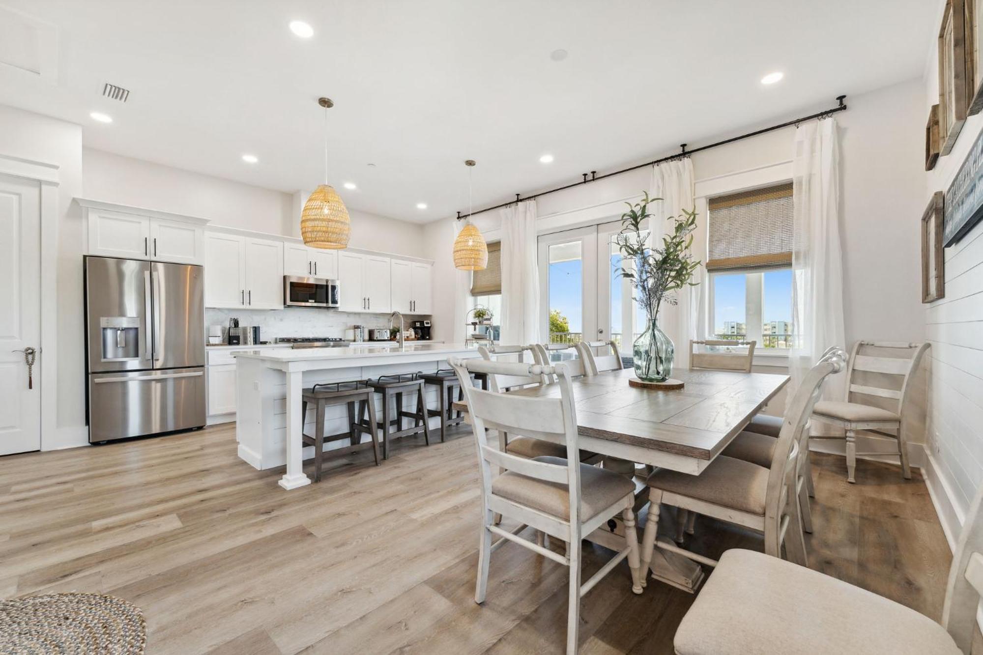 Grand Retreat Ii: 4br, 5ba, Sleeps 15 Private Pool Your Perfect Escape! *
