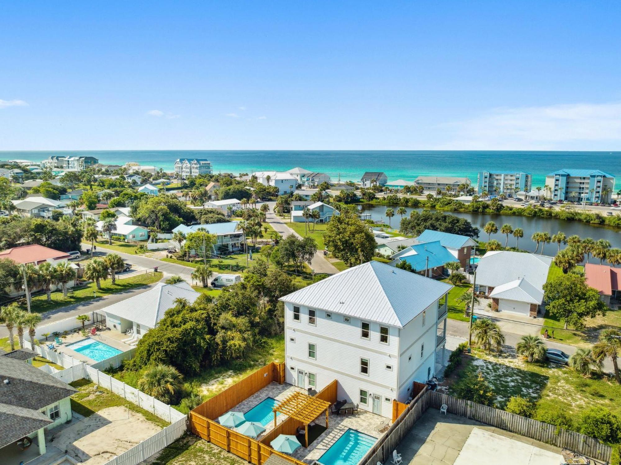 Grand Retreat Ii: 4br, 5ba, Sleeps 15 Private Pool Your Perfect Escape!