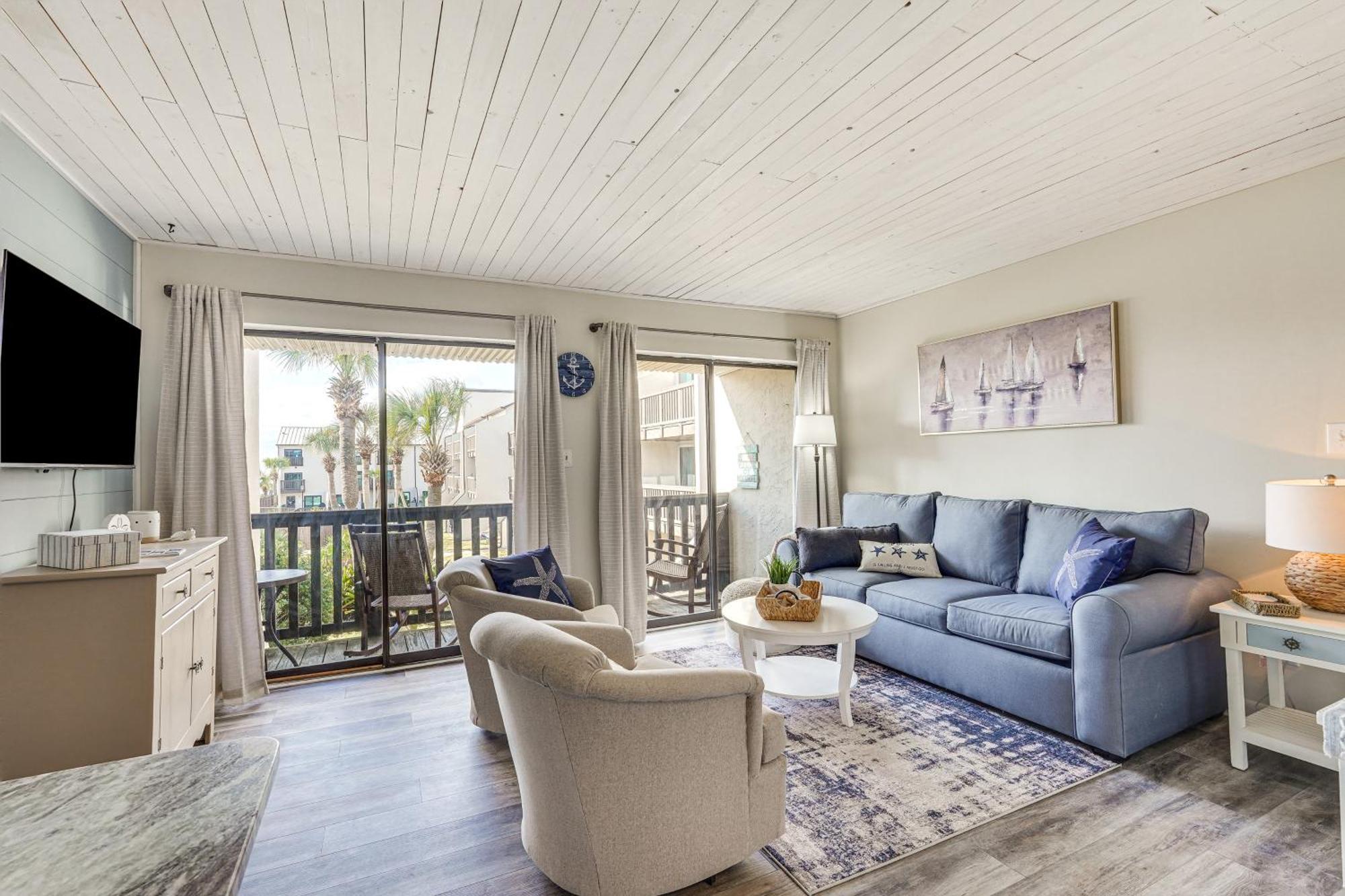 Coastal Pcb - Walk To The Ocean! Apartment