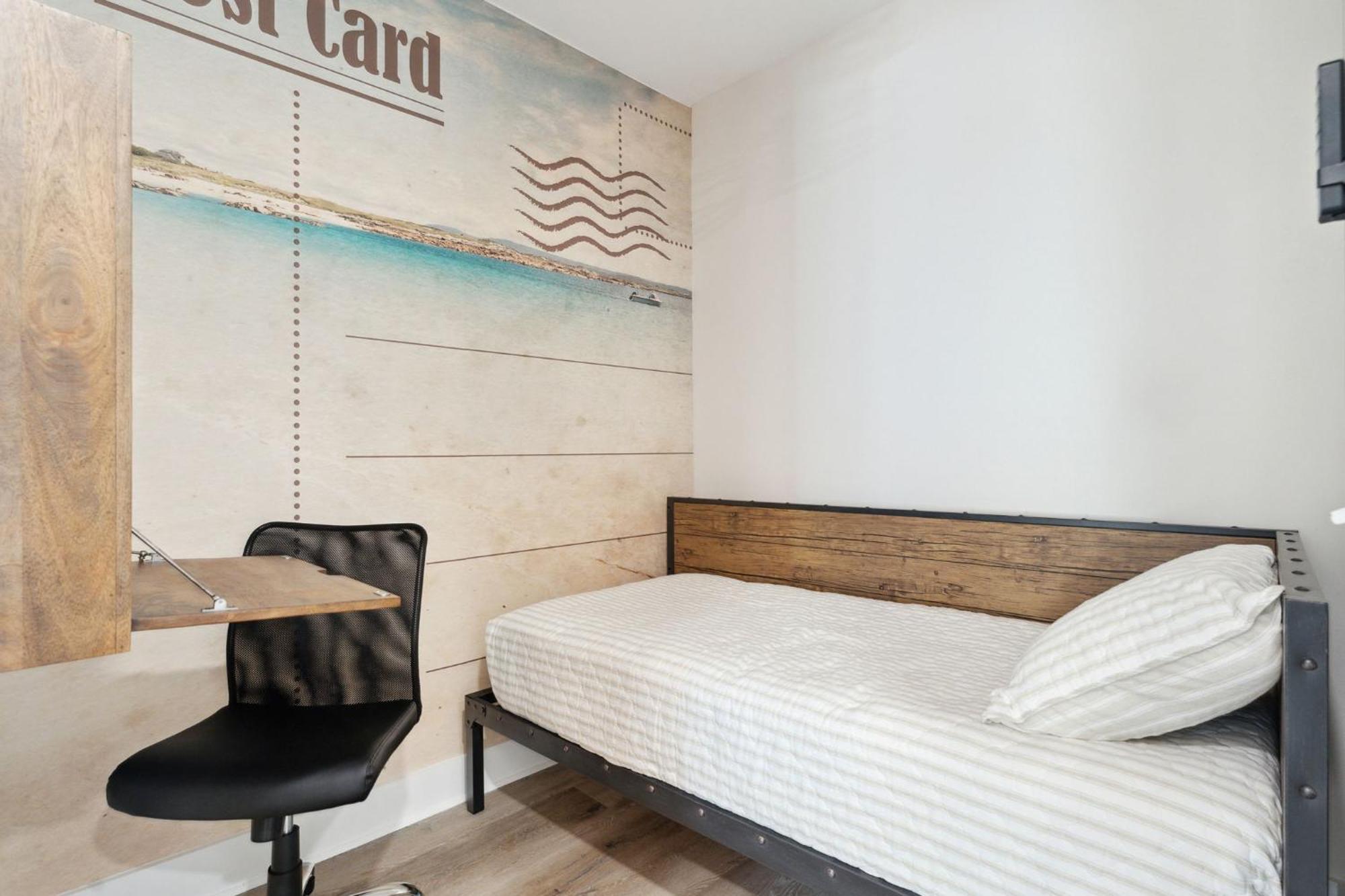 Grand Retreat Ii: 4br, 5ba, Sleeps 15 Private Pool Your Perfect Escape! Holiday home
