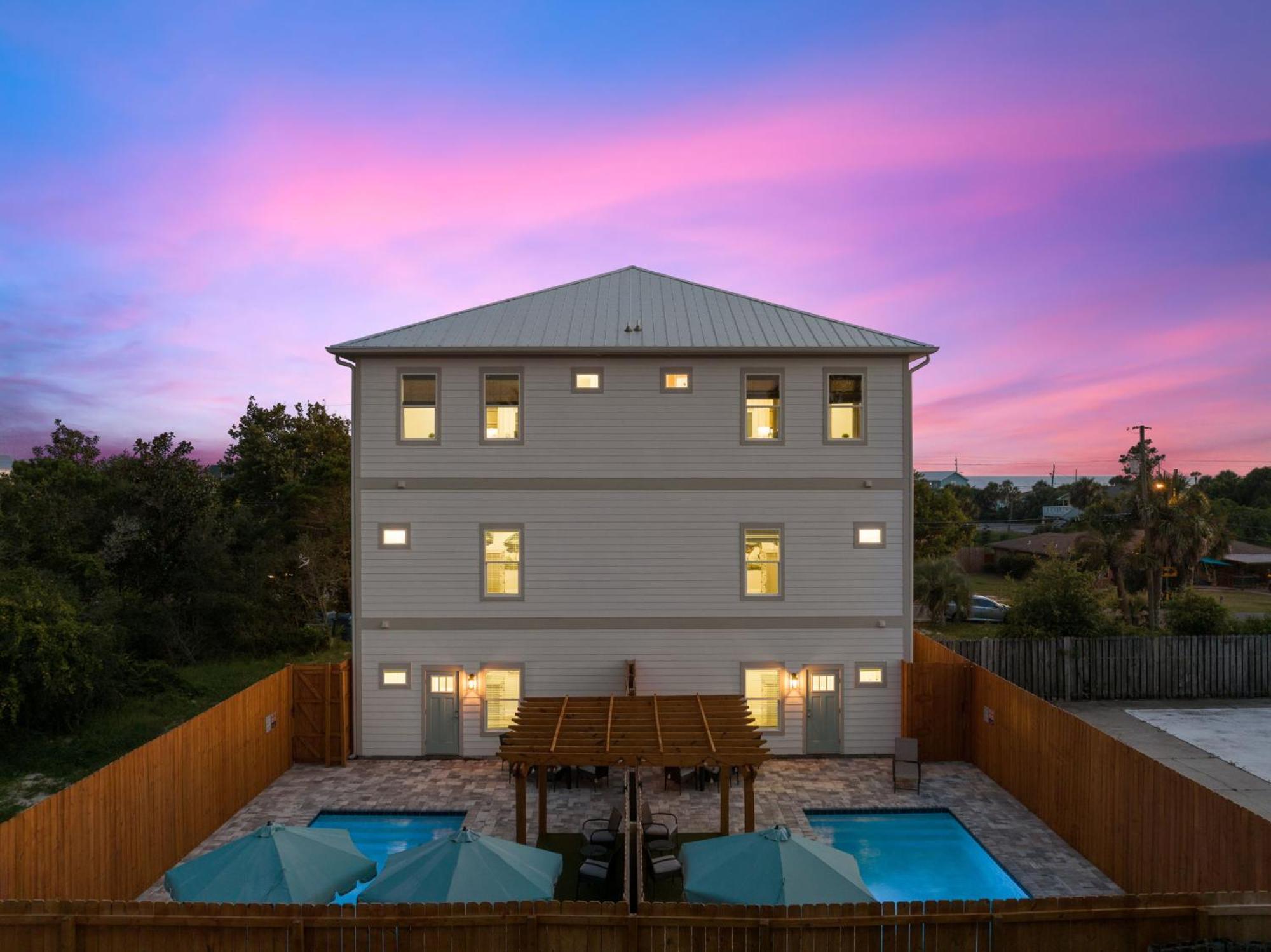 Grand Retreat Ii: 4br, 5ba, Sleeps 15 Private Pool Your Perfect Escape!
