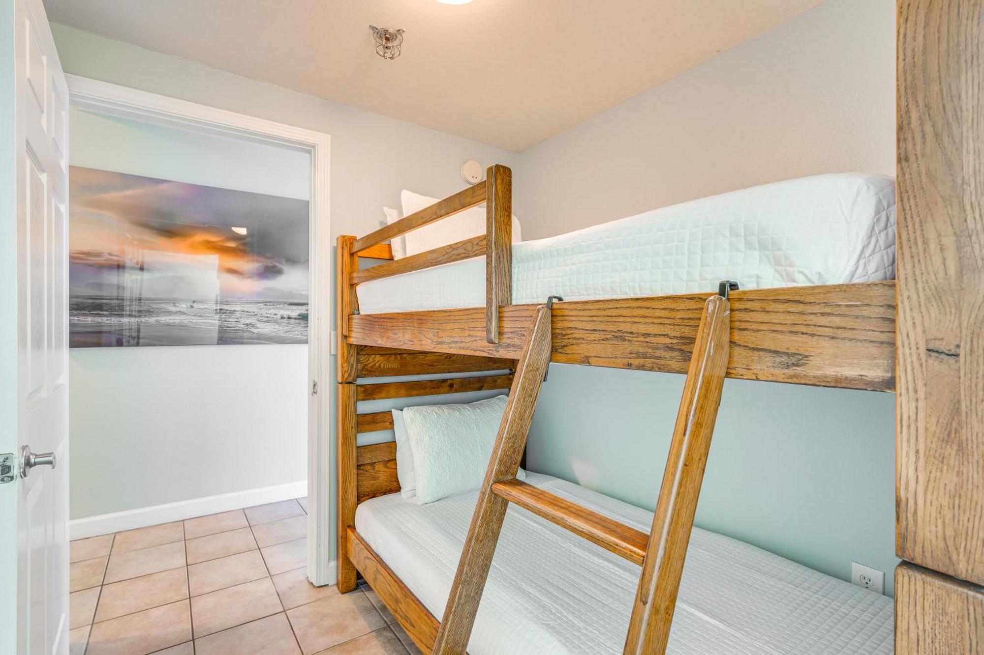 Apartment Panama With Balcony And Ocean View!