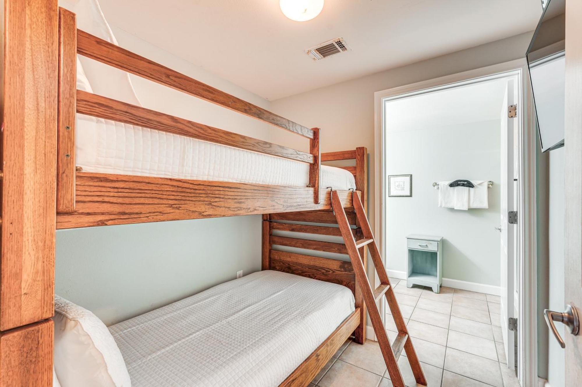 Panama With Balcony And Ocean View! Apartment Panama City Beach