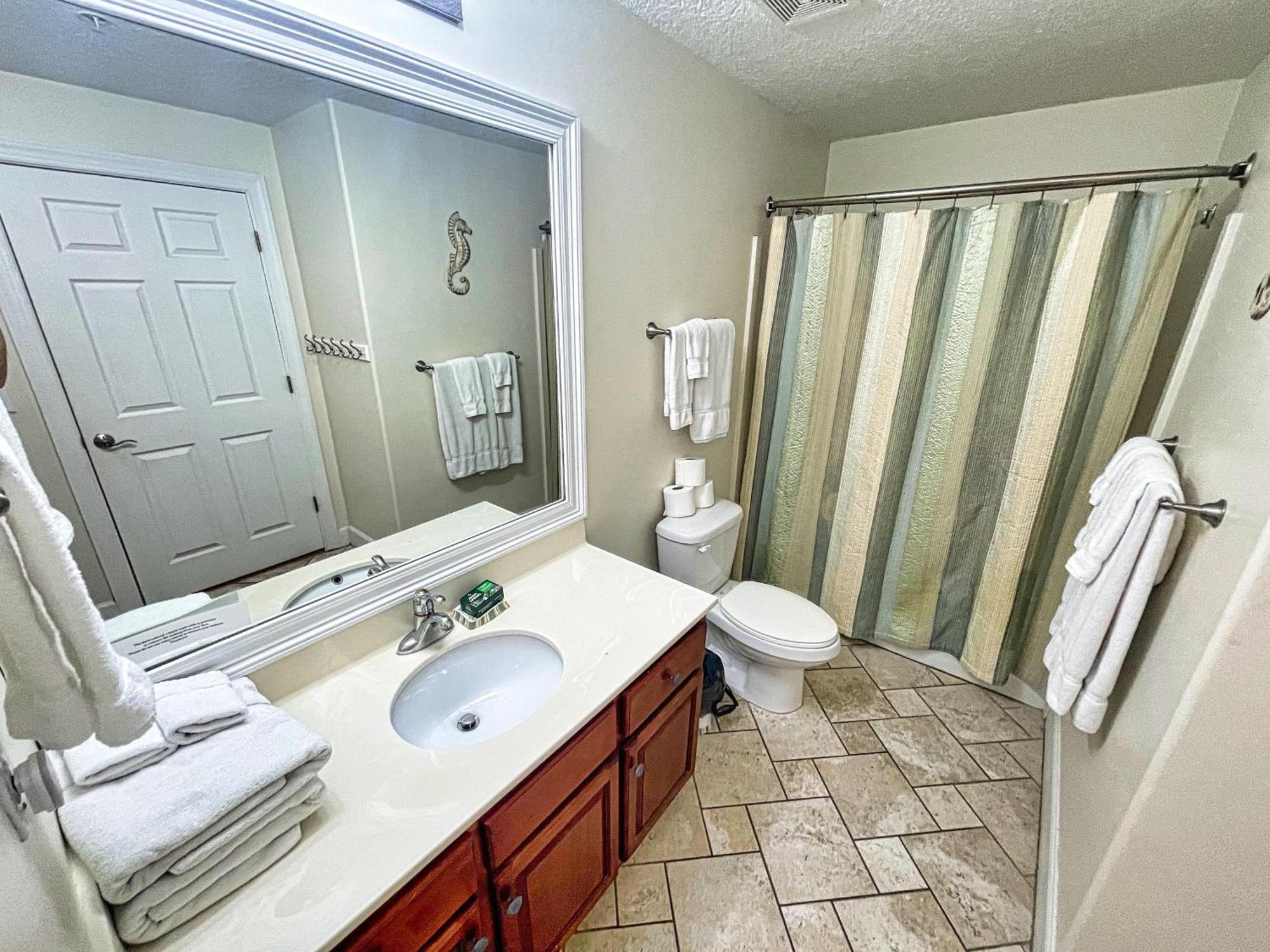 Tropic Winds 1706 Holiday home