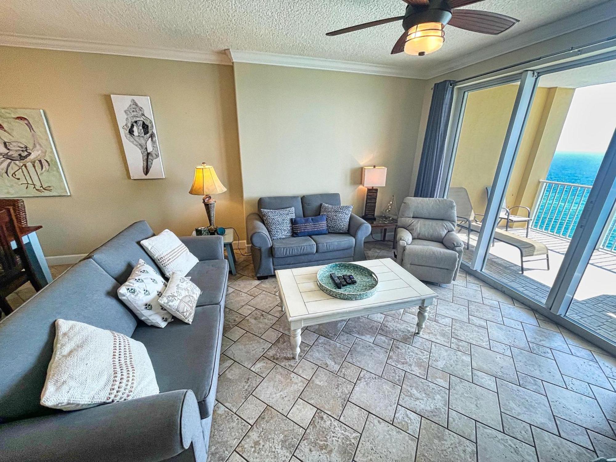 Holiday home Tropic Winds 1706 *