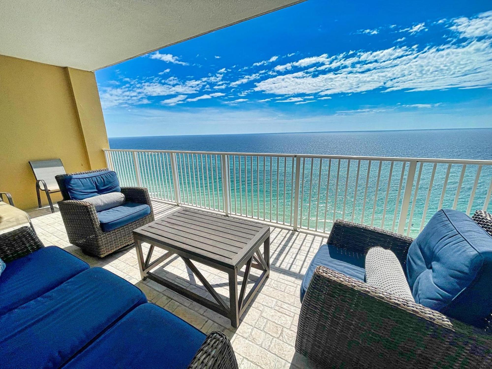 Holiday home Tropic Winds 1706 *