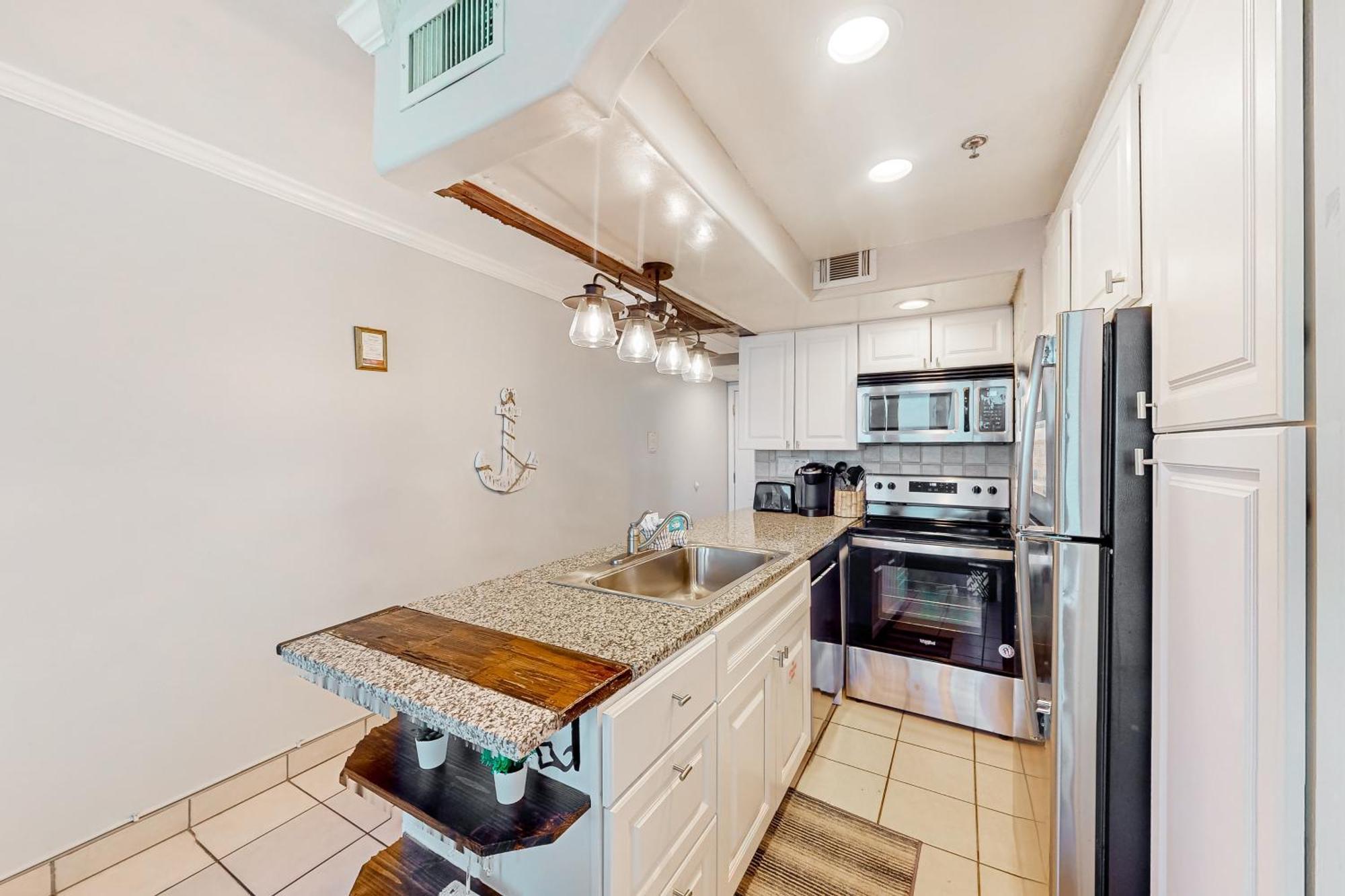 Apartment Sunbird Condos, Unit 602w