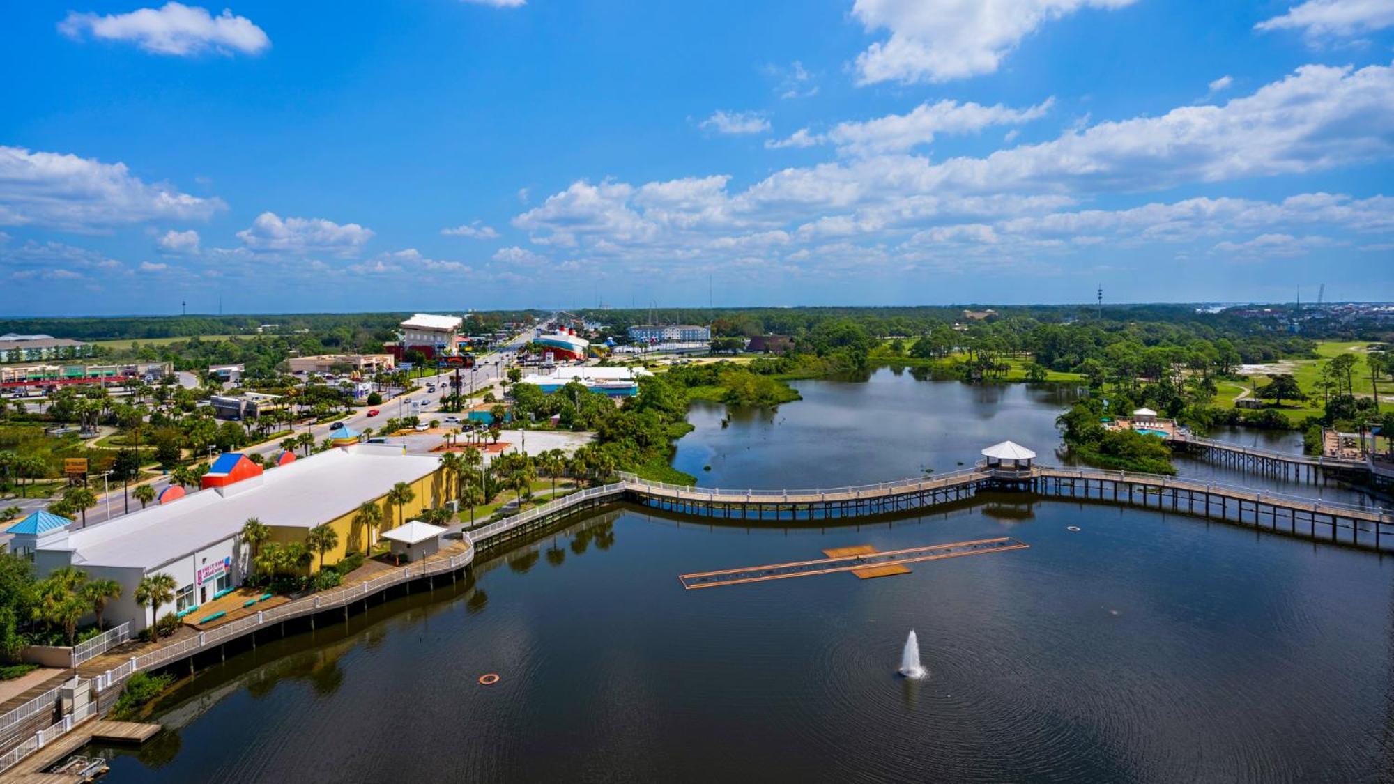 Next To The 10th Floor Pool - Laketown Wharf 1031- 2 Bd Bunks, 2ba, And Amazing Amenities! *