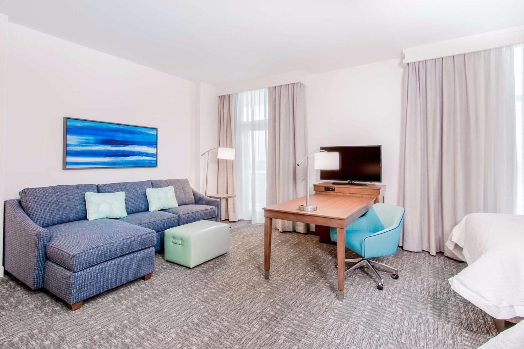 Hotel Hampton & Panama Beach-beachfront