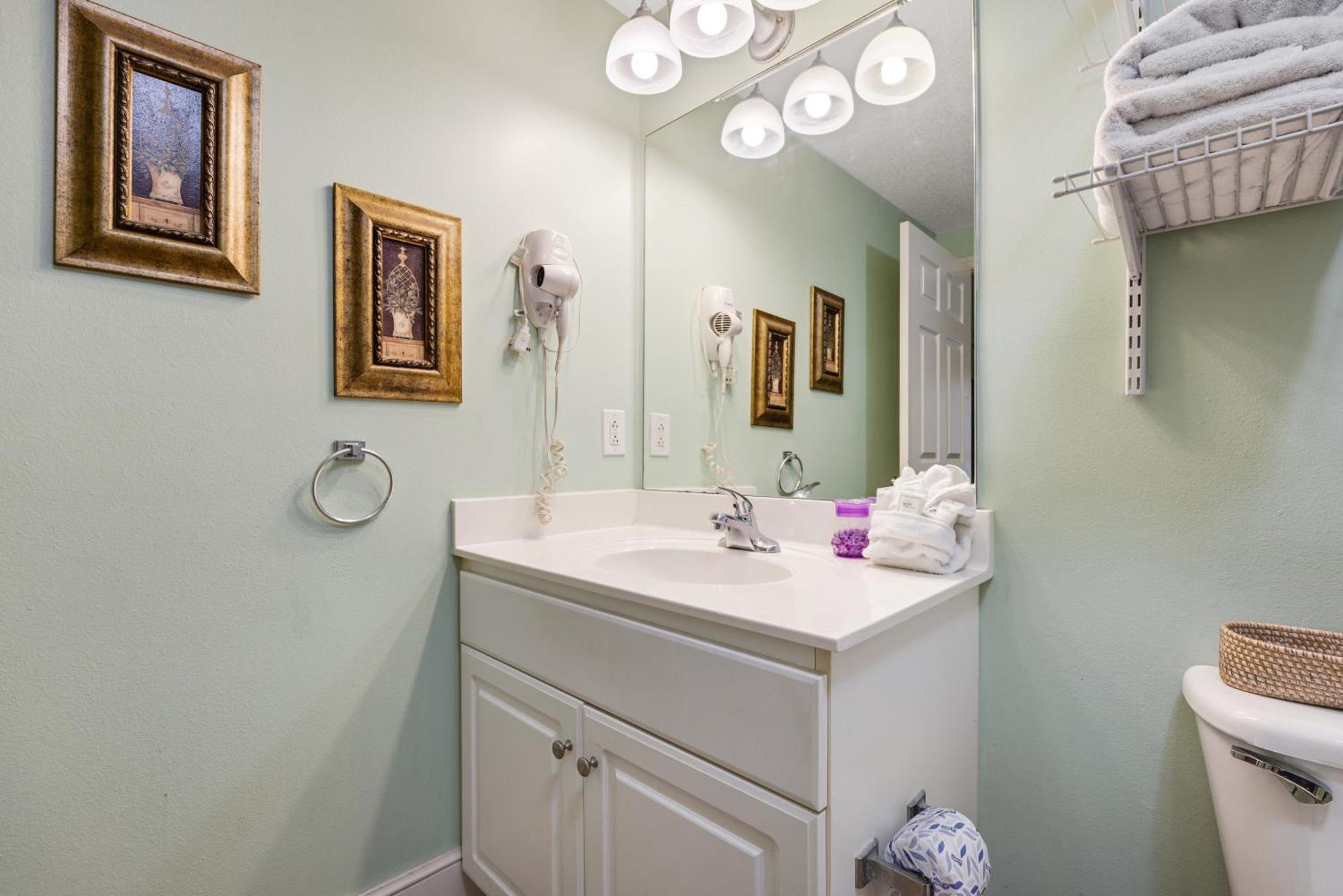 Parking Fee Included-majestic 1-1306! Gulf Front 1bedroom, Pool,hot Tubs,tennis *