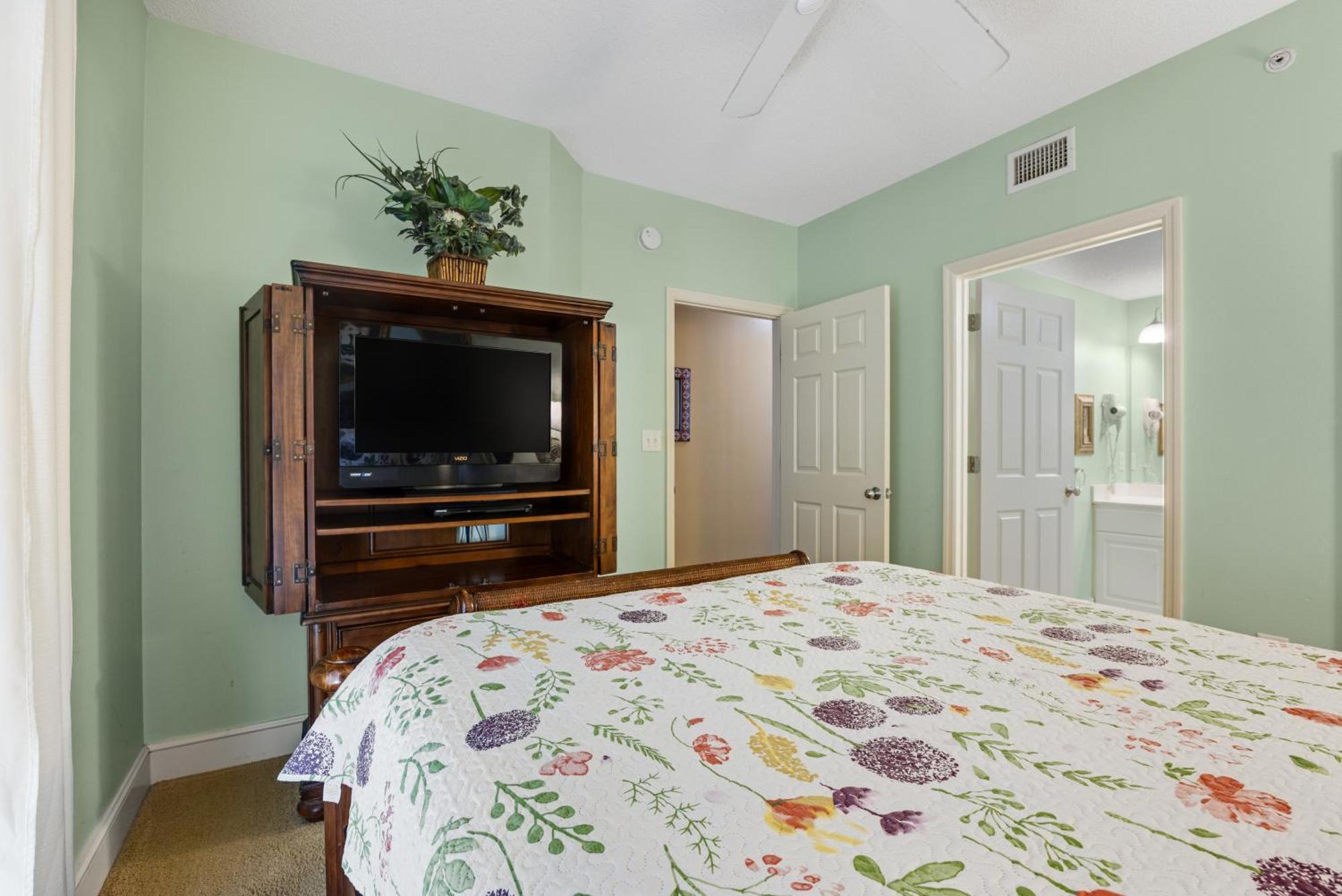 Parking Fee Included-majestic 1-1306! Gulf Front 1bedroom, Pool,hot Tubs,tennis Holiday home Panama City Beach