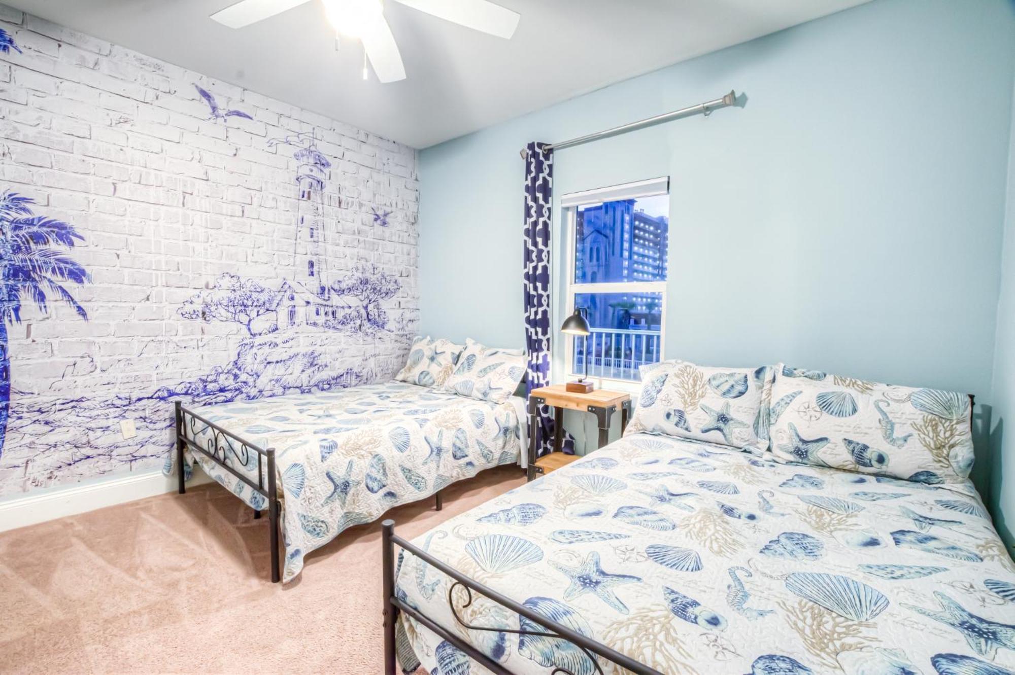 Beautiful 3 Bd Laketown Wharf 1133- Amenities! Holiday home *