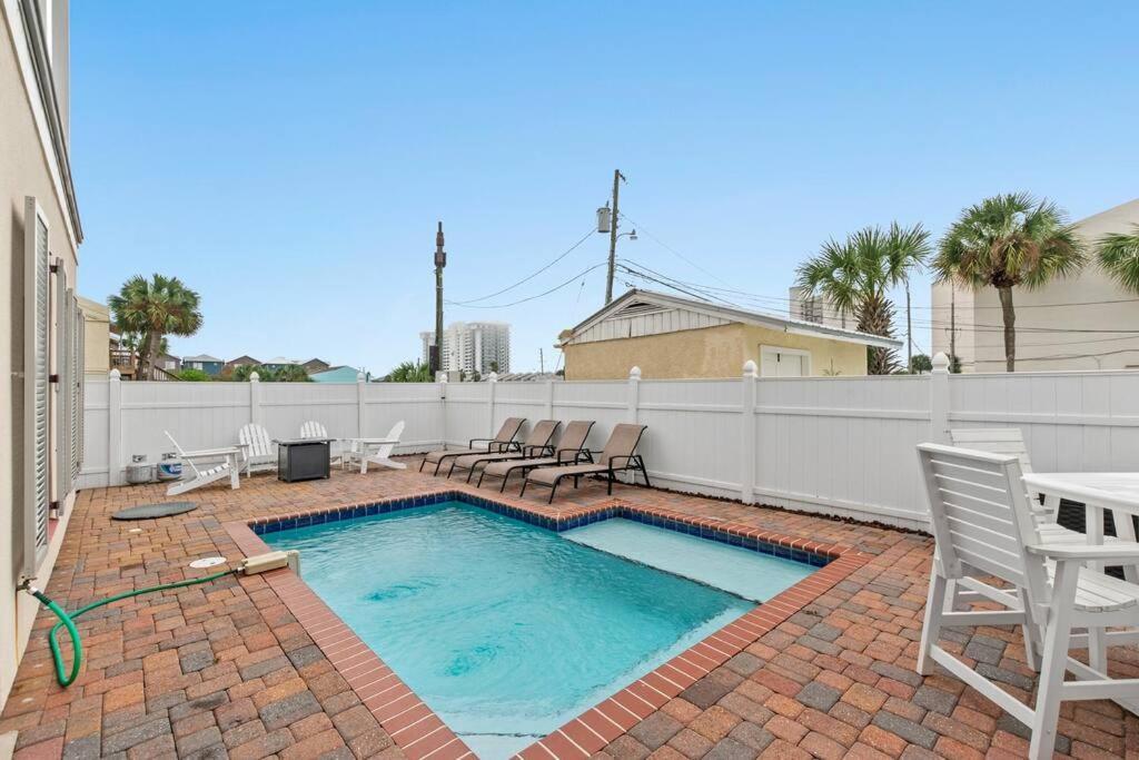Holiday home Seas The Day: Luxury With Private Pool And Complimentary Amenities
