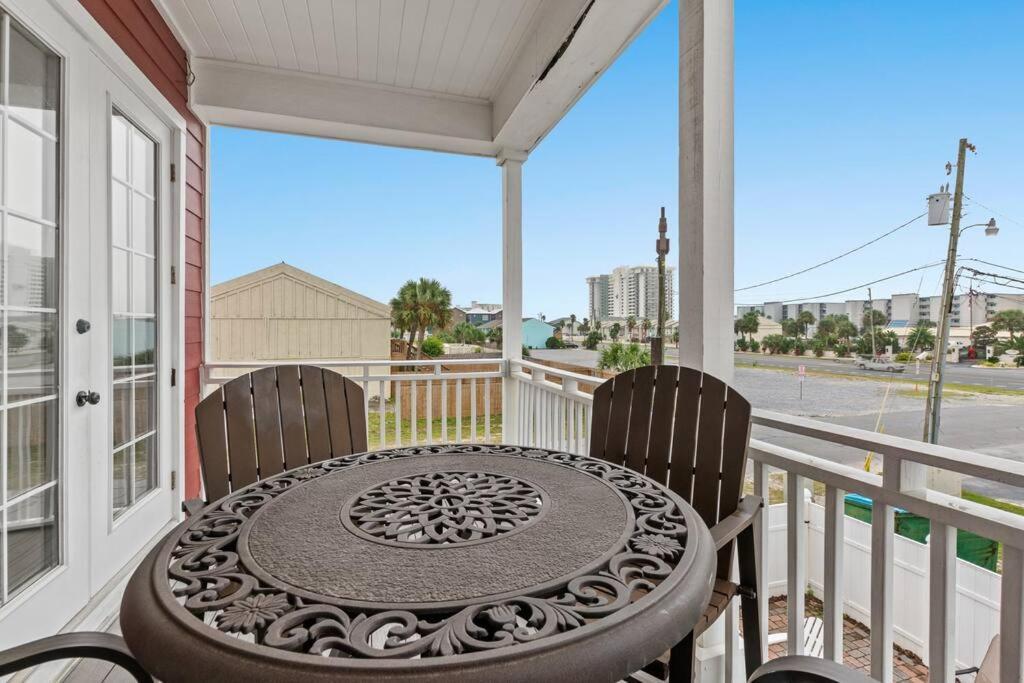 Seas The Day: Luxury With Private Pool And Complimentary Amenities Holiday home