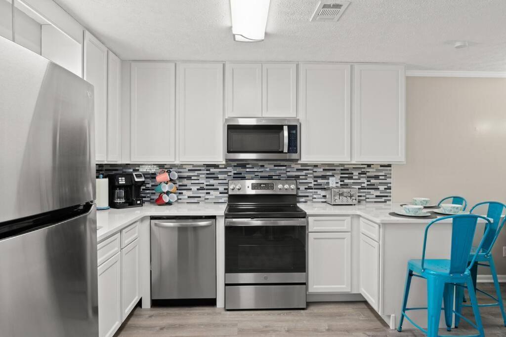Absolute Beach - Seasonal Hot Tub, Bbq, 700 Feet To Beach, Central Pcb, Free Daily Activities, & More! Holiday home Panama City Beach