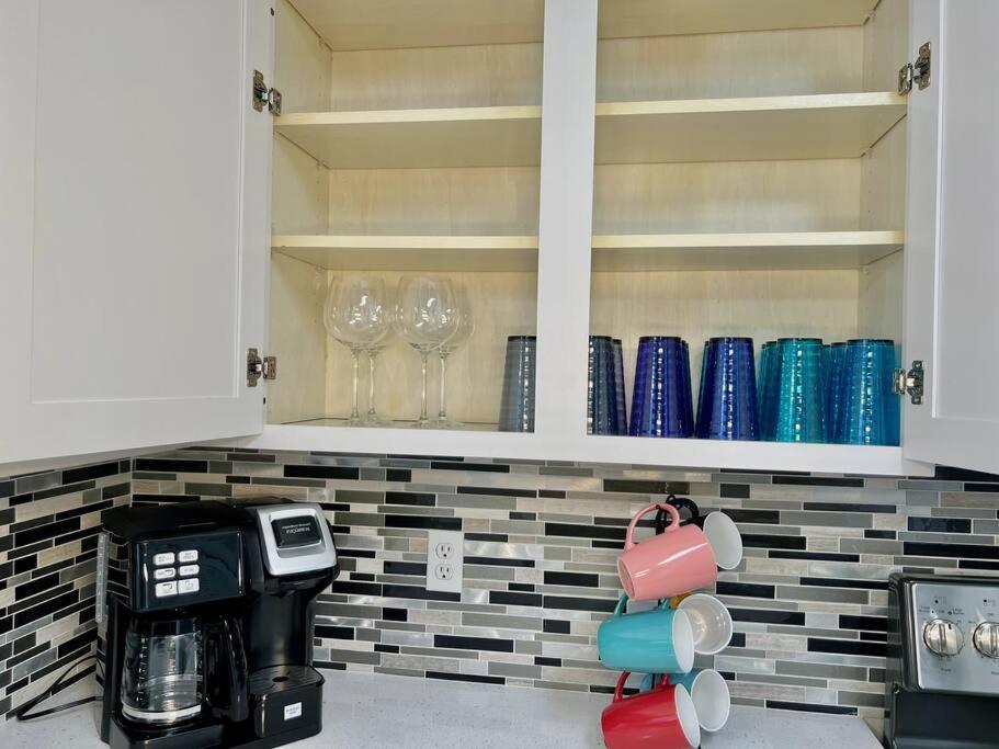 Absolute Beach - Seasonal Hot Tub, Bbq, 700 Feet To Beach, Central Pcb, Free Daily Activities, & More! Holiday home