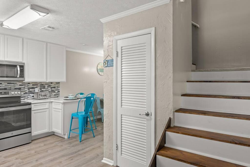 Absolute Beach - Seasonal Hot Tub, Bbq, 700 Feet To Beach, Central Pcb, Free Daily Activities, & More! Holiday home Panama City Beach