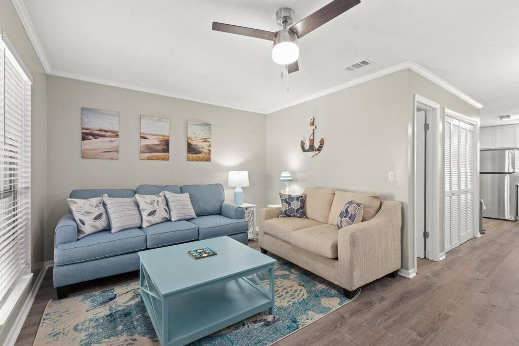 Absolute Beach - Seasonal Hot Tub, Bbq, 700 Feet To Beach, Central Pcb, Free Daily Activities, & More! Holiday home Panama City Beach