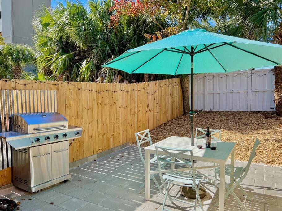 Absolute Beach - Seasonal Hot Tub, Bbq, 700 Feet To Beach, Central Pcb, Free Daily Activities, & More! Panama City Beach