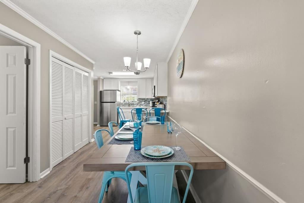 Absolute Beach - Seasonal Hot Tub, Bbq, 700 Feet To Beach, Central Pcb, Free Daily Activities, & More! Holiday home *