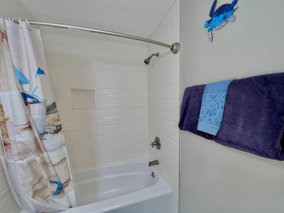 Holiday home Absolute Beach - Seasonal Hot Tub, Bbq, 700 Feet To Beach, Central Pcb, Free Daily Activities, & More! *