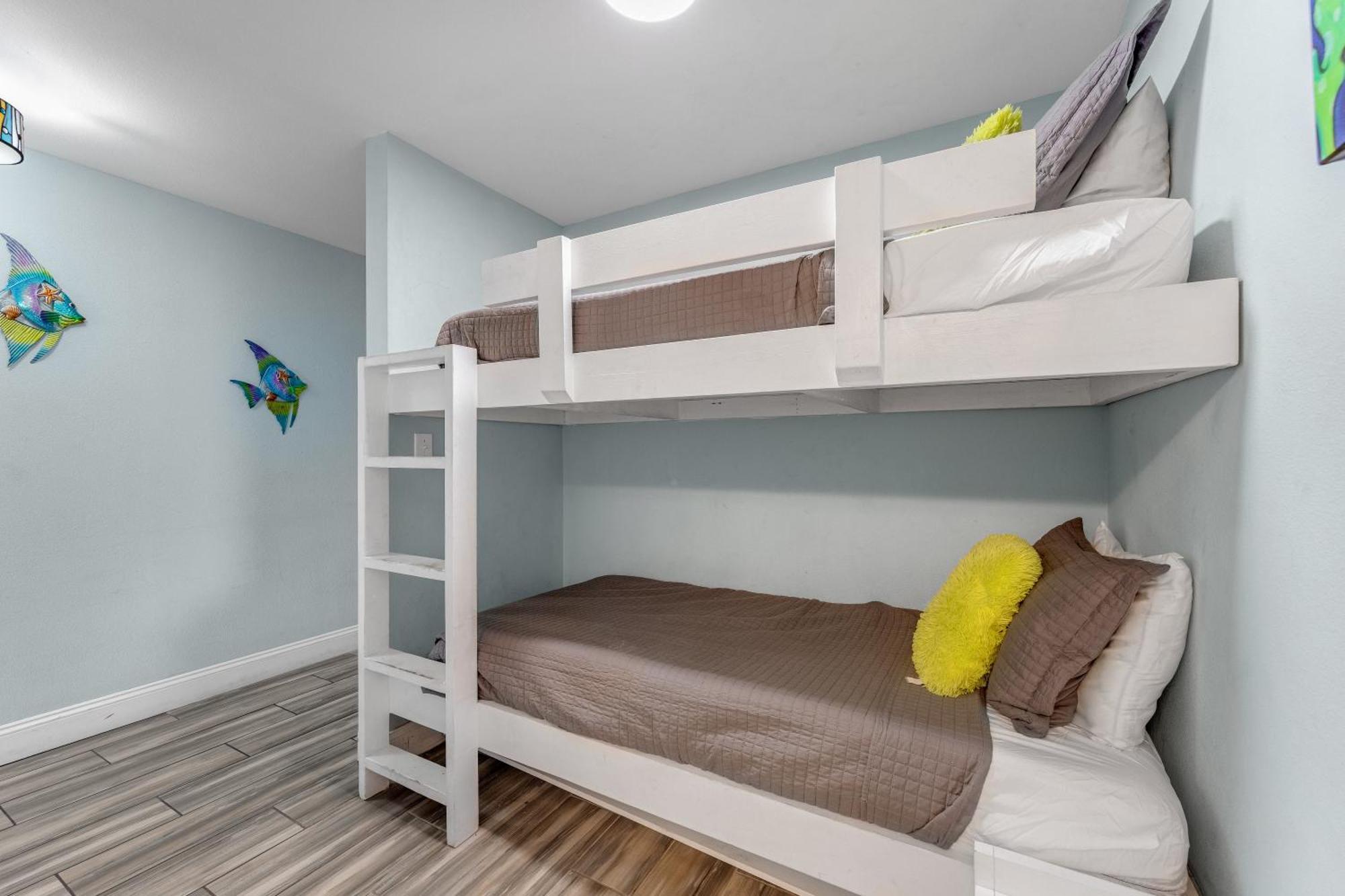 Laketown Wharf 335! 1 Bd, 2 Bathroom With Amazing Amenities