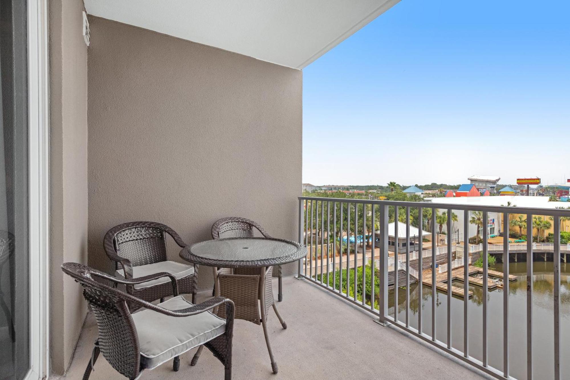 Laketown Wharf 335! 1 Bd, 2 Bathroom With Amazing Amenities Holiday home