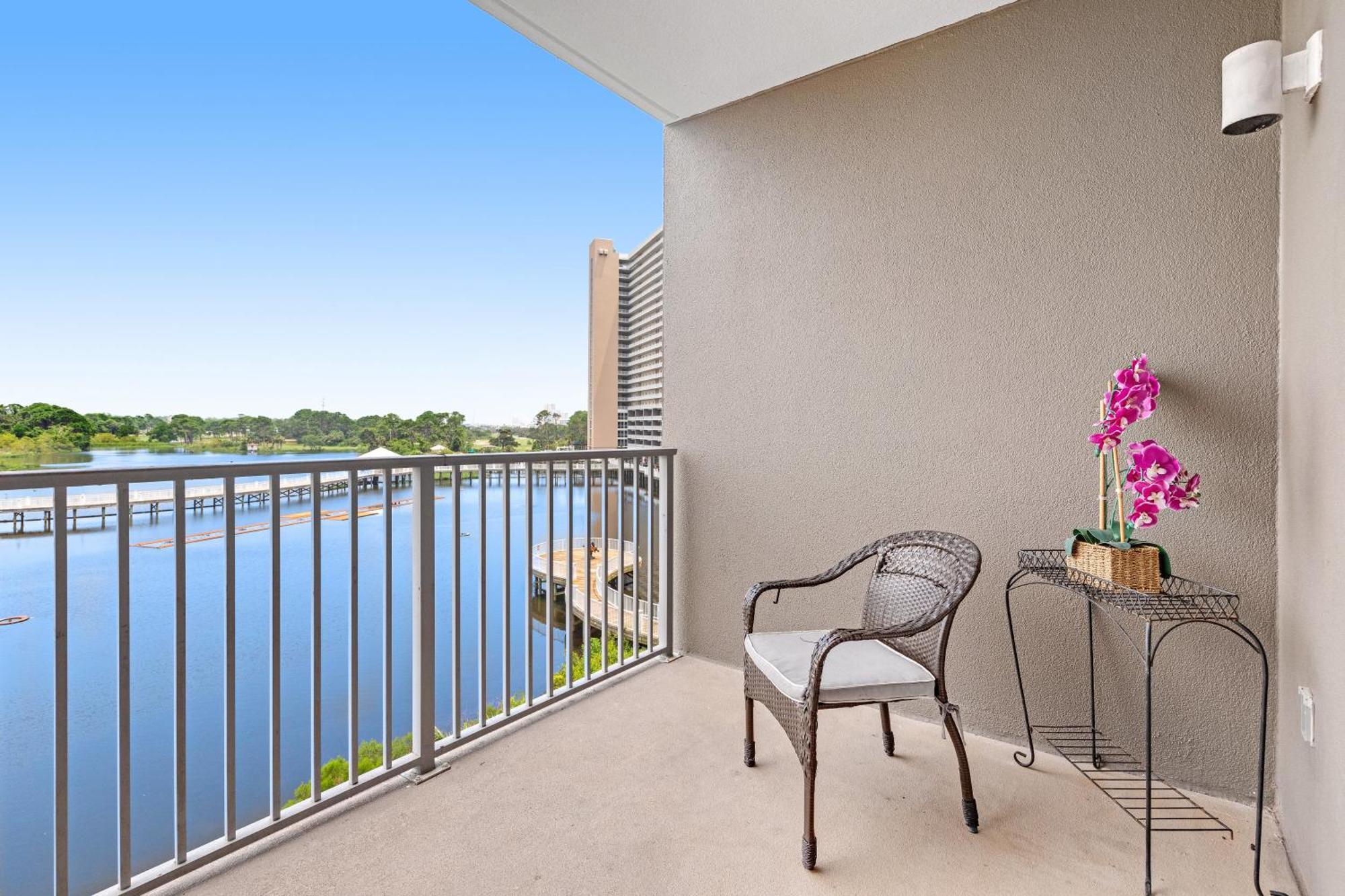 Laketown Wharf 335! 1 Bd, 2 Bathroom With Amazing Amenities Holiday home *