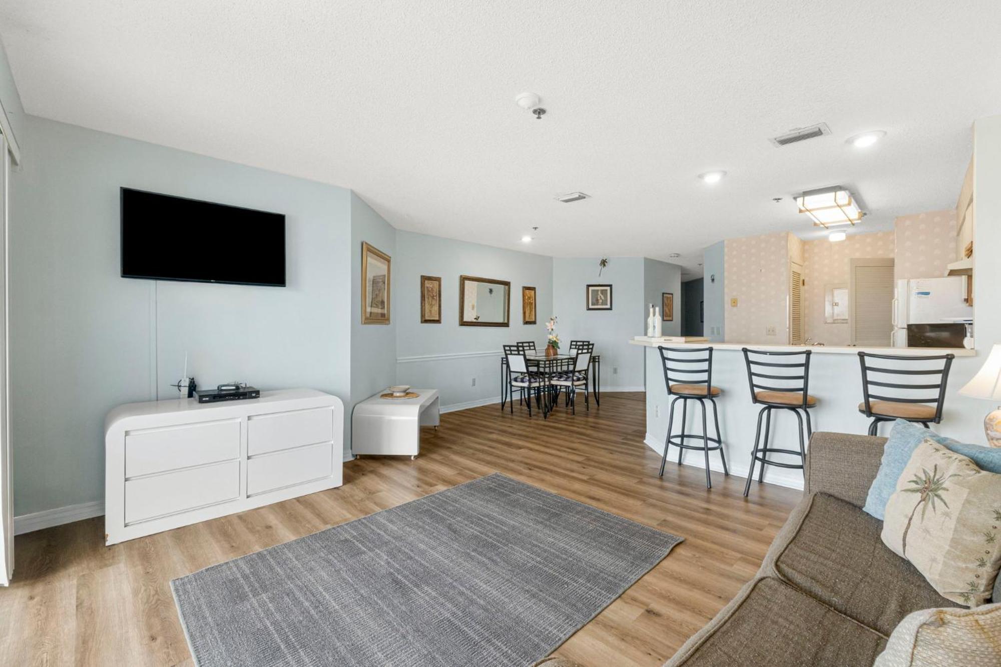 The At St Thomas Square 1305a Apartment Panama City Beach