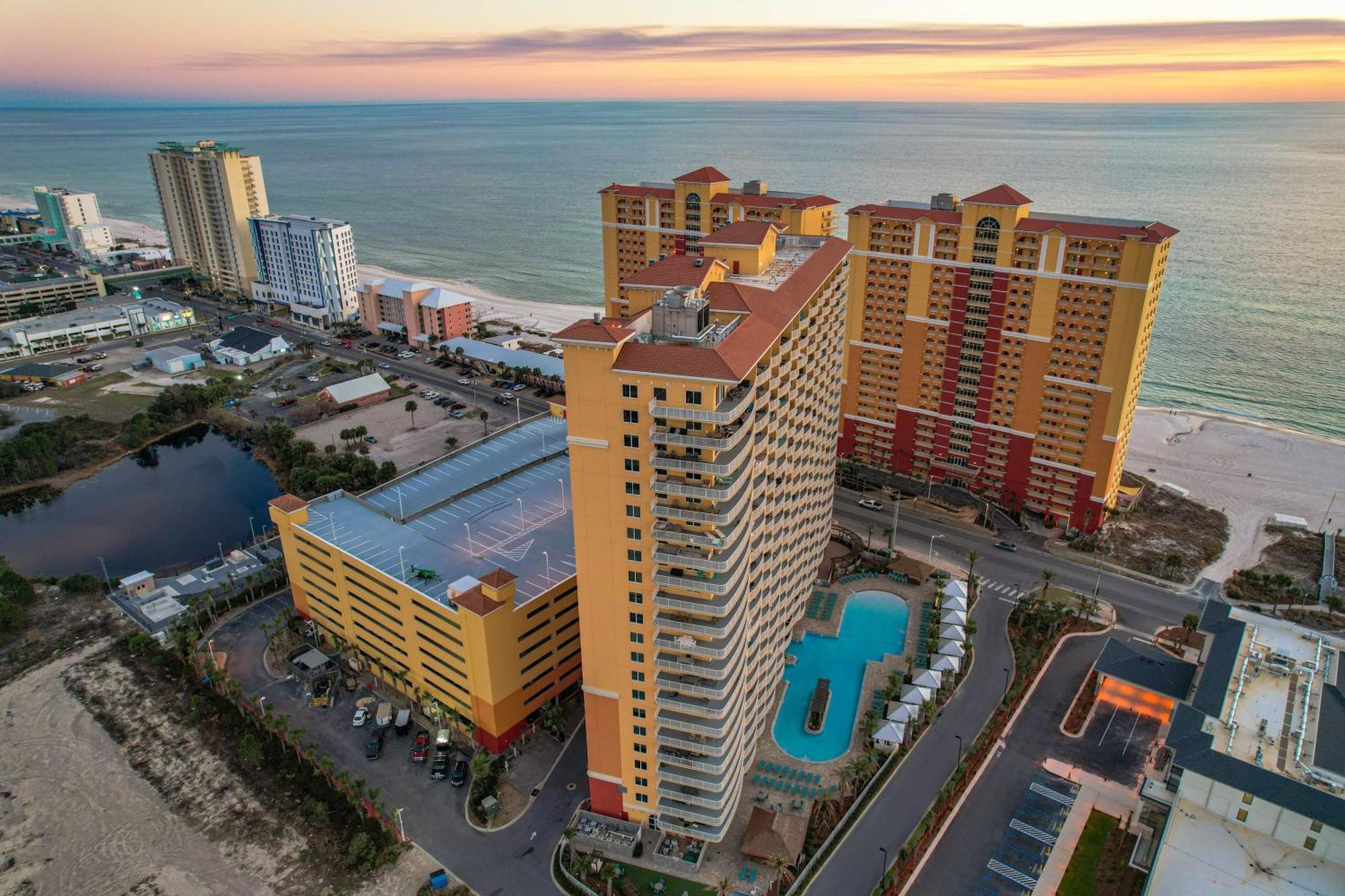 Calypso 3 New Relax Unwind Luxury Pcb Next To Pier Park 3 Bed 2 Bath Pool Hot Tub Tikki Bar * Panama City Beach