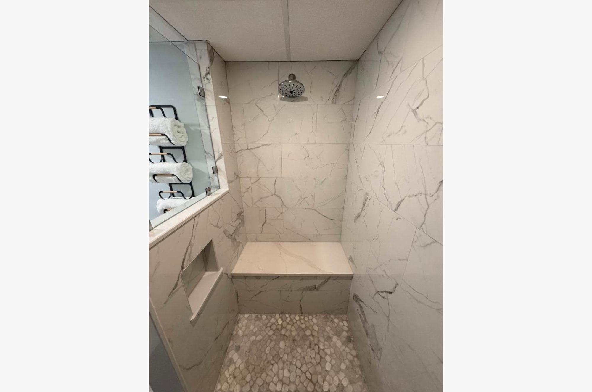 Edgewater 2-1202 'shore Fun Penthouse'