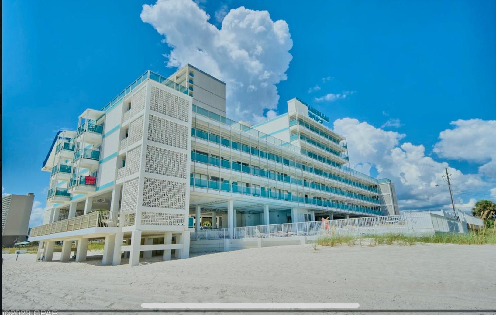 At Fontainebleau Terrace Apartment *