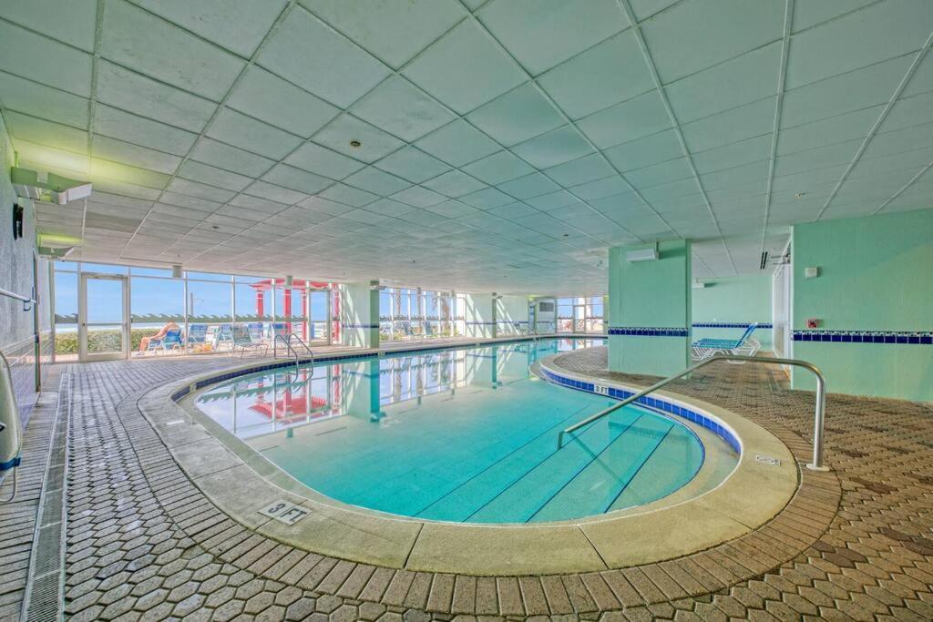 Beachfront #509 At Majestic Apartment *