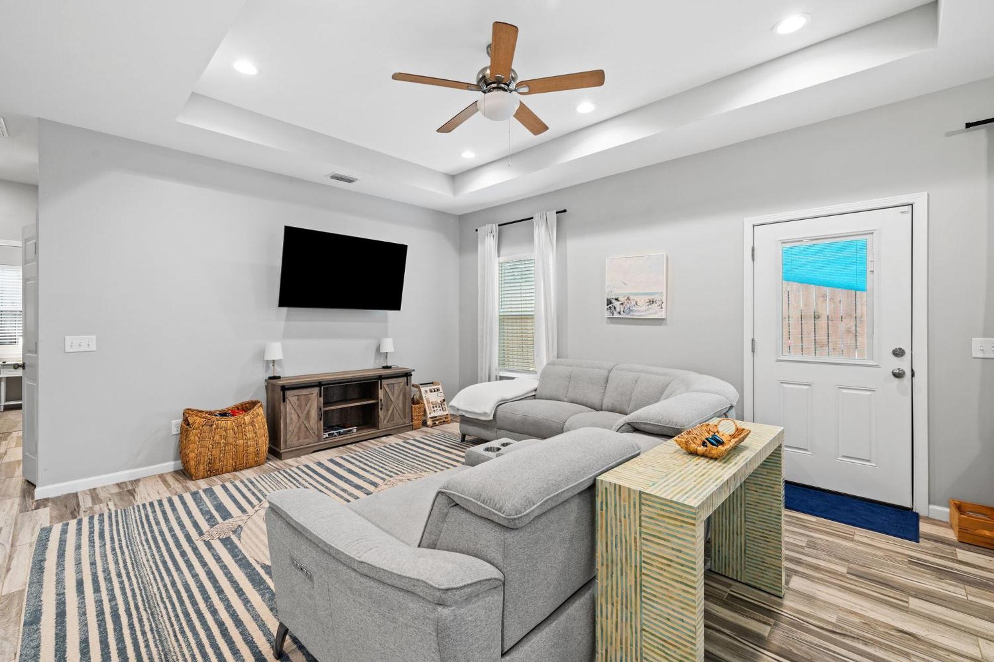 Flop30 Laguna On Pcb Sleeps 6