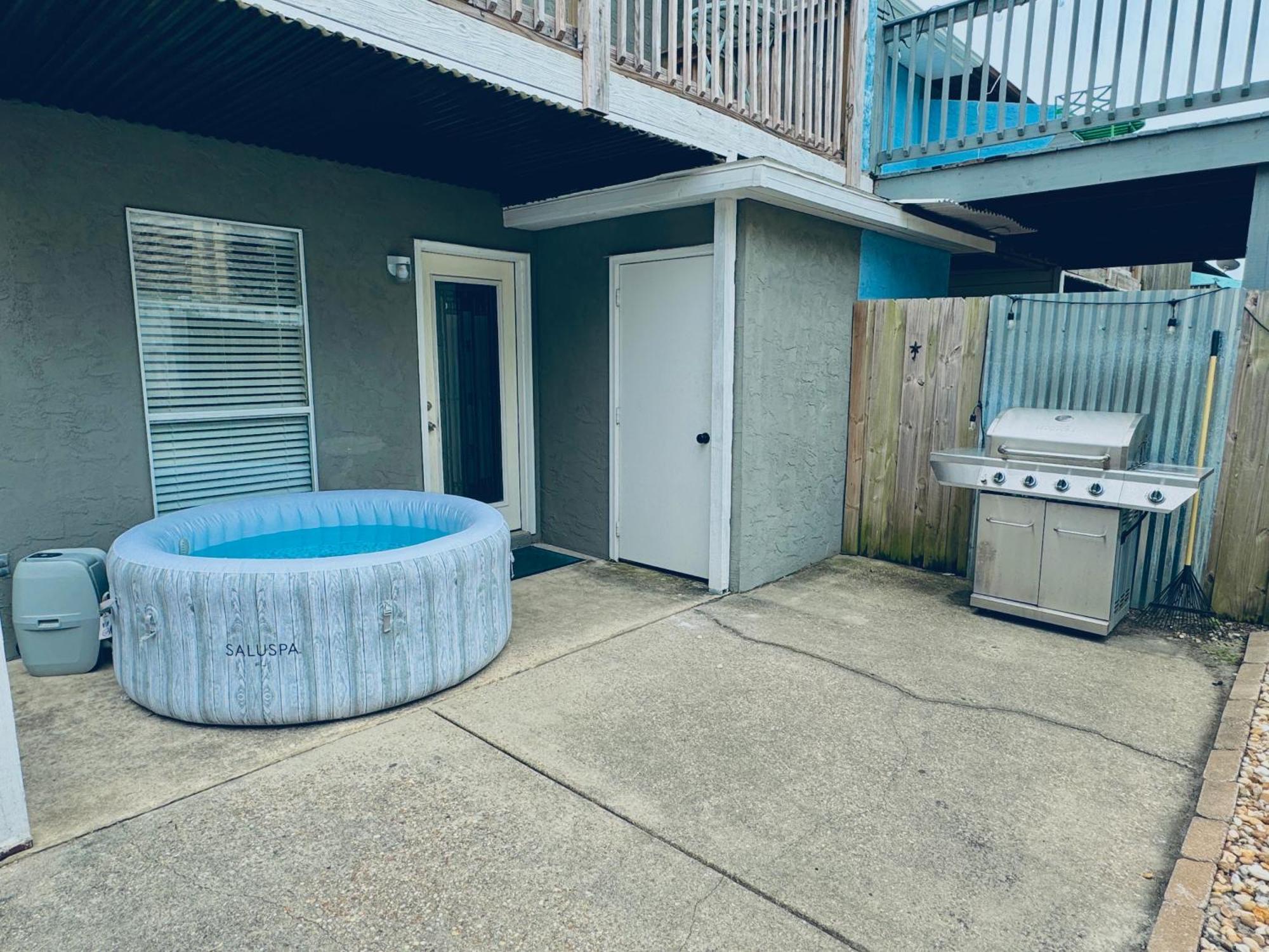 Absolute Beach - Seasonal Hot Tub, Bbq, 700 Feet To Beach, Central Pcb, Free Daily Activities, & More! Holiday home *