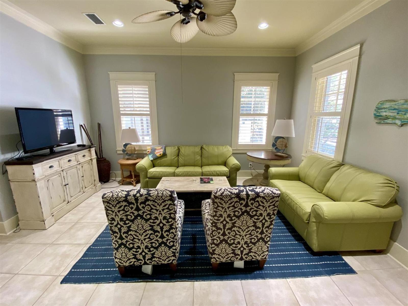 70 Pinecrest