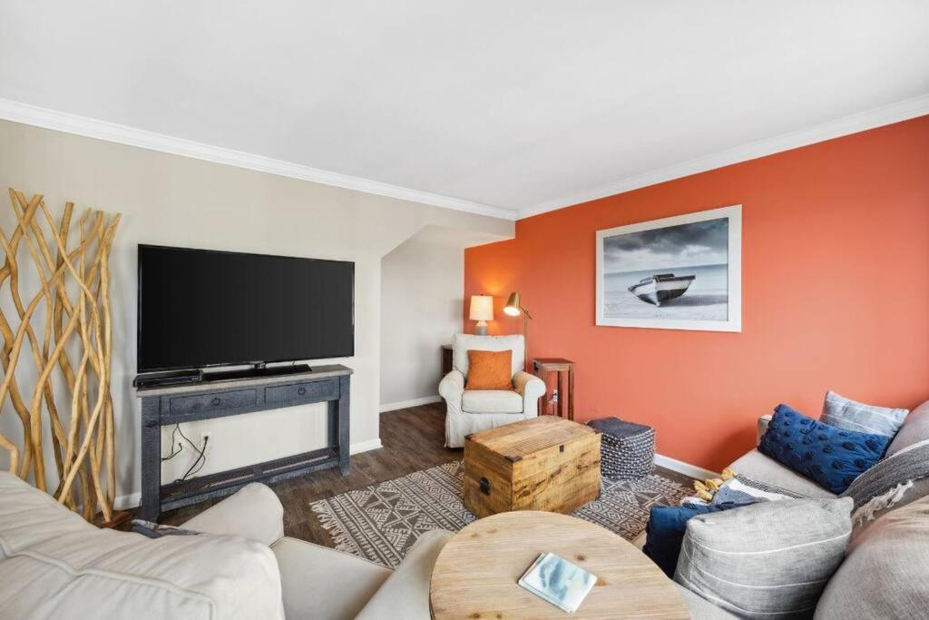 Sea Escape 2 Bedroom Beachfront At Pinnacle Port