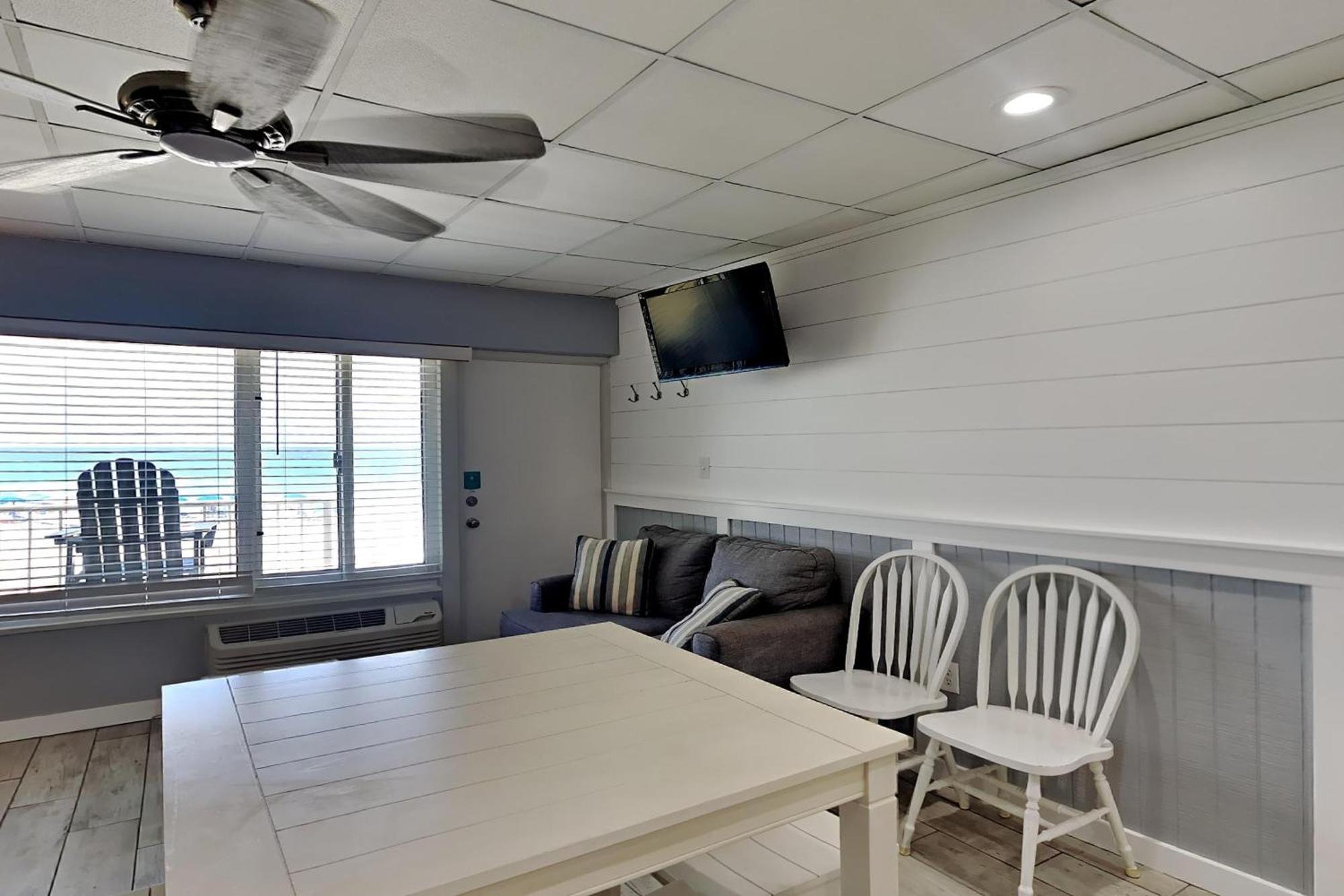 Continental 221 Panama City Beach