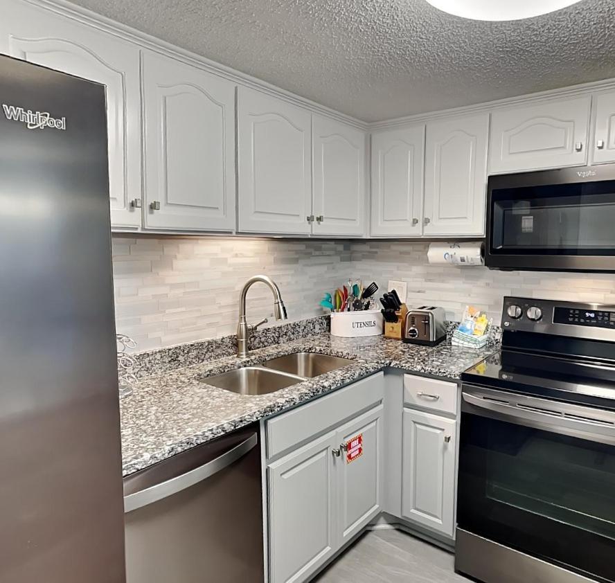 Pinnacle Port A-702 Apartment *