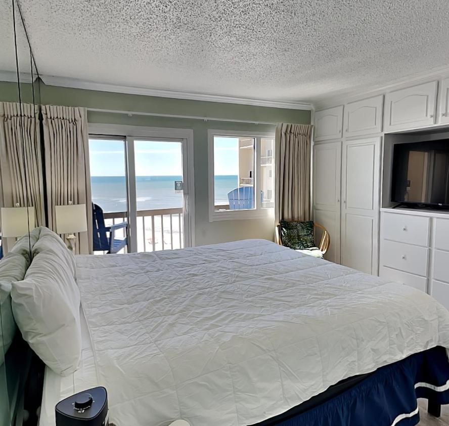 Pinnacle Port A-702 Apartment *
