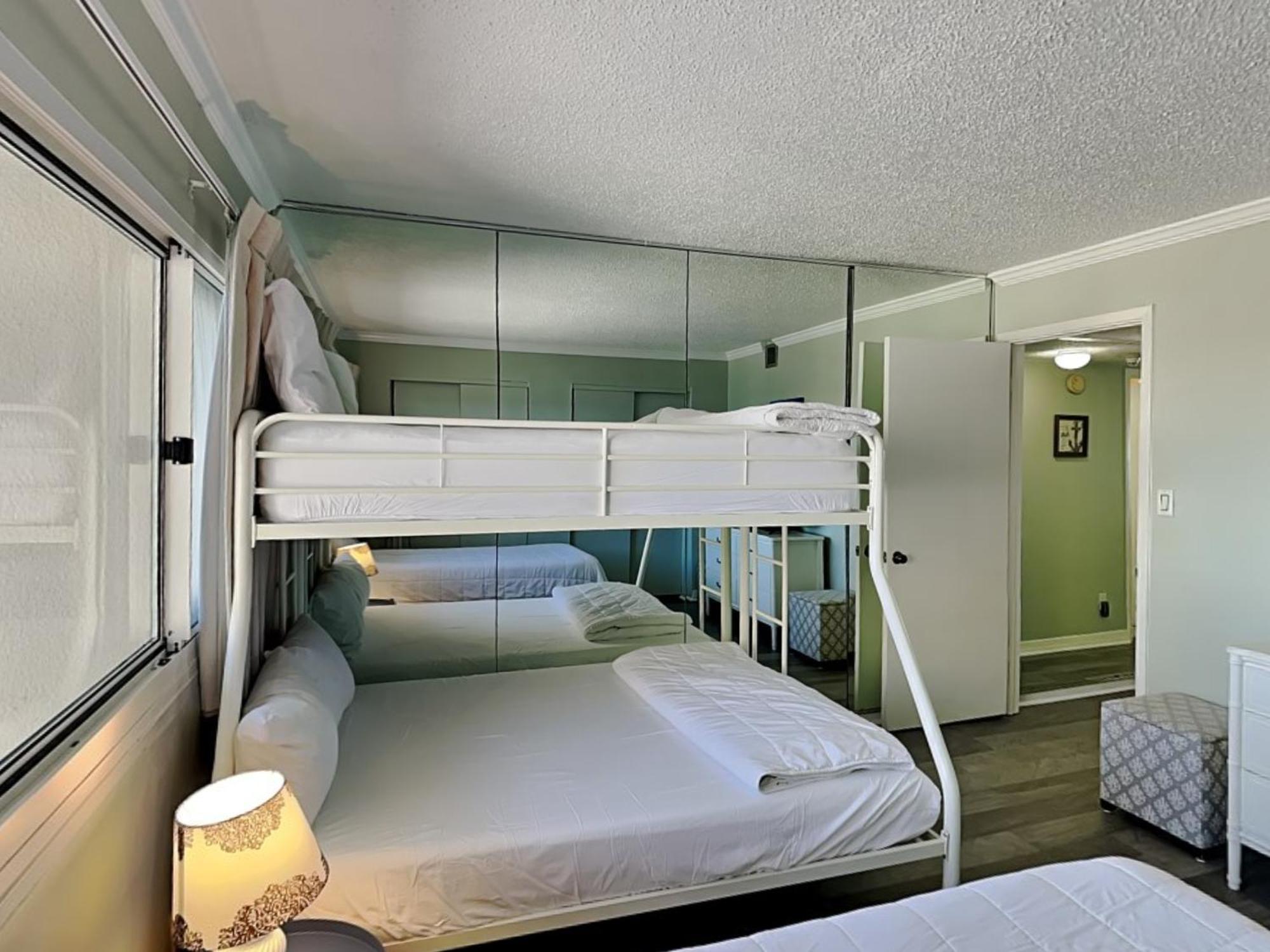 Pinnacle Port A-702 Apartment *