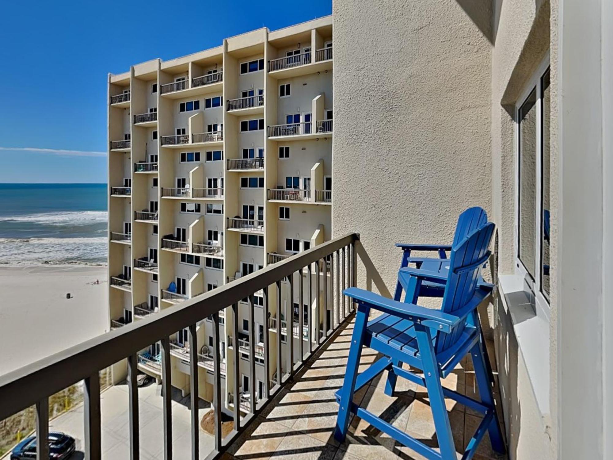 Pinnacle Port A-702 Apartment