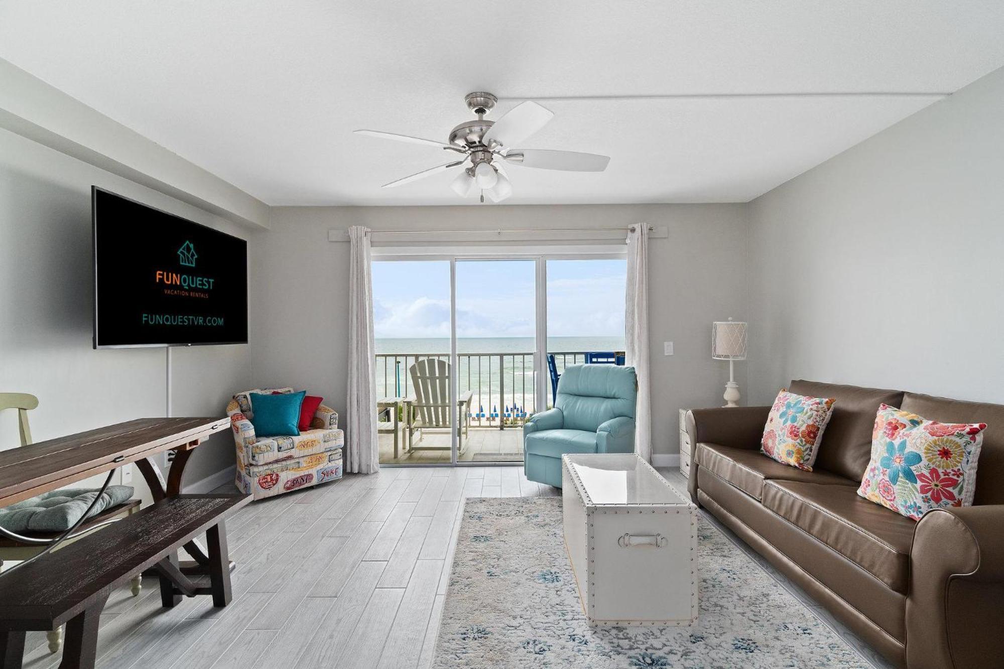 The Summit 529 Apartment *