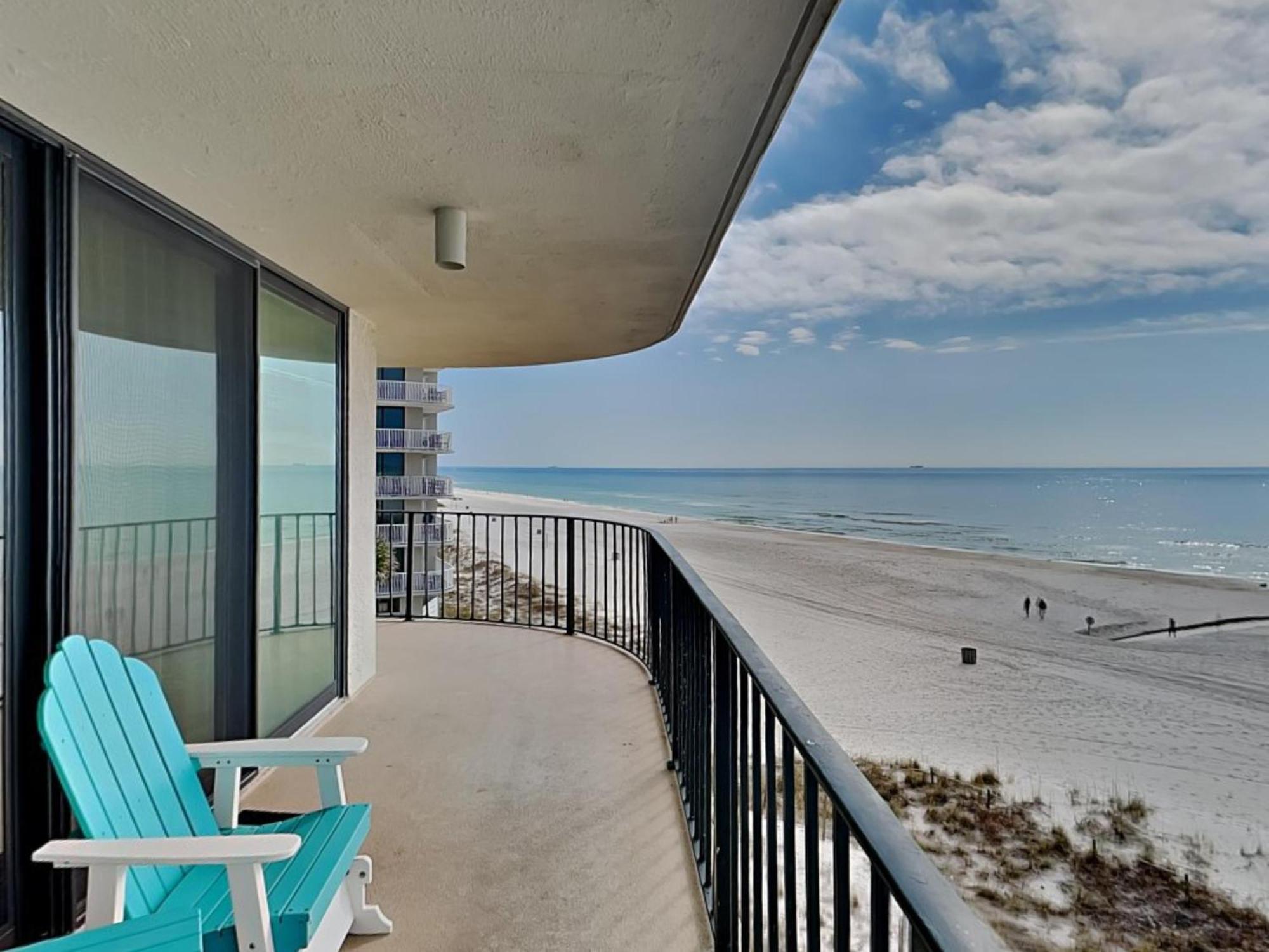 Apartment Edgewater Tower 3 Unit 301 *